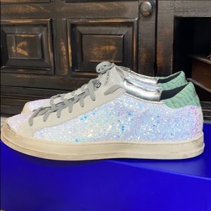 P448 John Sneaker- iridescent glitter
